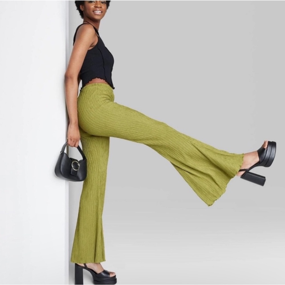 Wild Fable Women's Green High-Rise Plisse Flare Pants